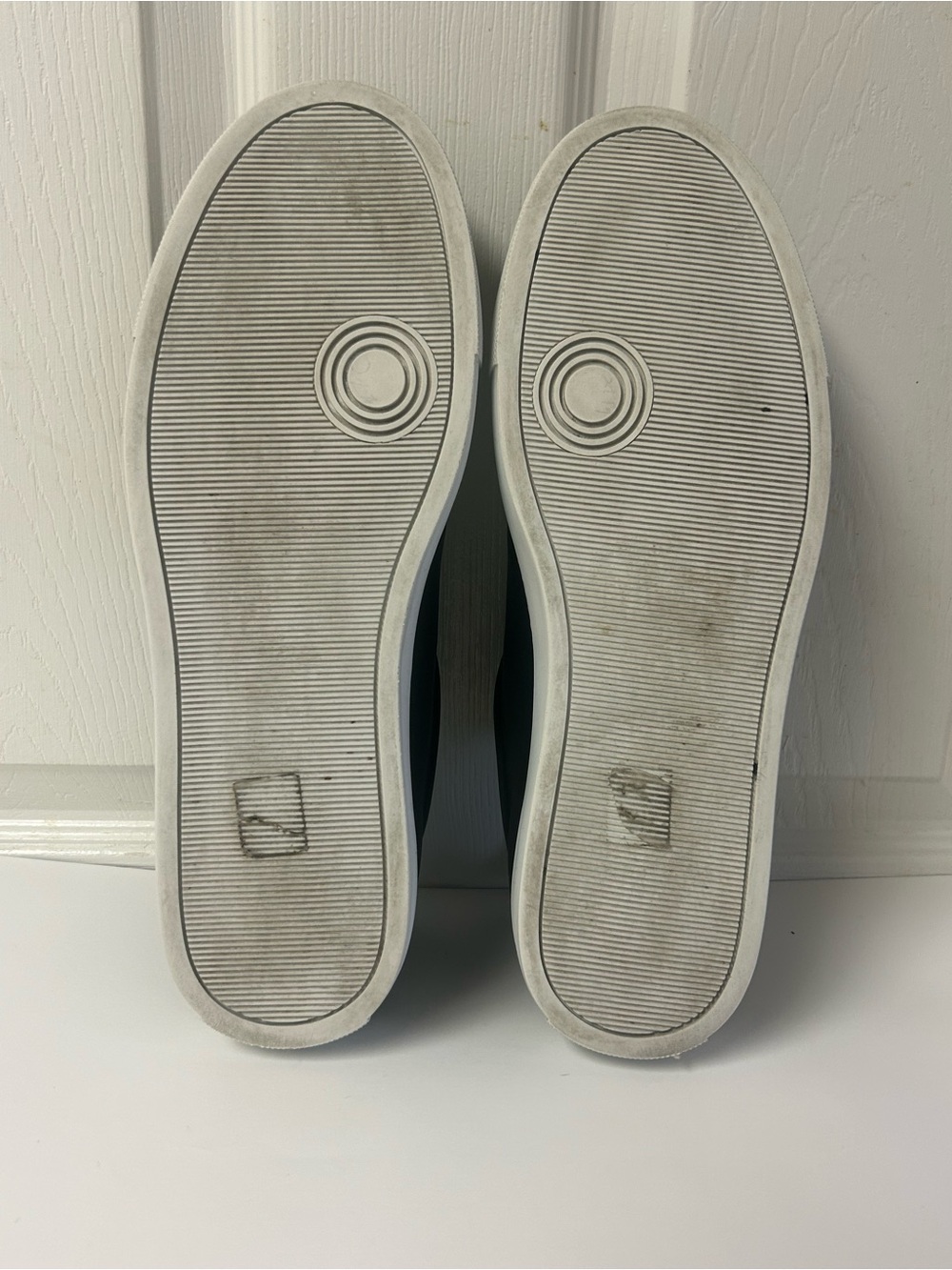 Zadig & Voltaire Black Leather Low-Top Sneakers with White Sole - Picture 2 of 10
